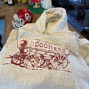 Champion Oklahoma Hoodie. XL
